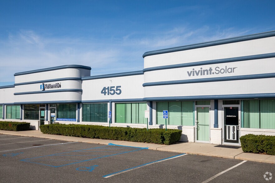 4155 Veterans Memorial Hwy, Ronkonkoma, NY à louer - Photo de l’immeuble – Image 2 sur 8