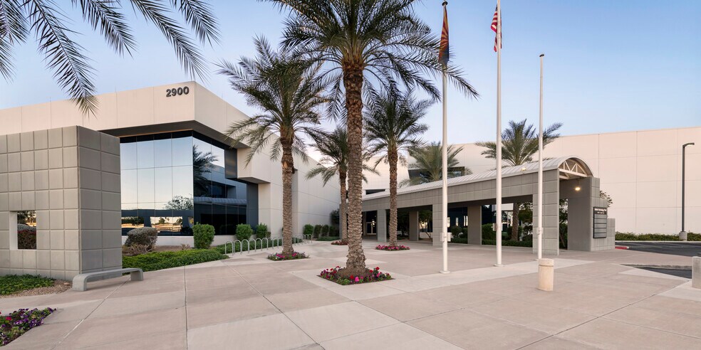 2900 S Diablo Way, Tempe, AZ à louer - Photo de l’immeuble – Image 2 sur 6