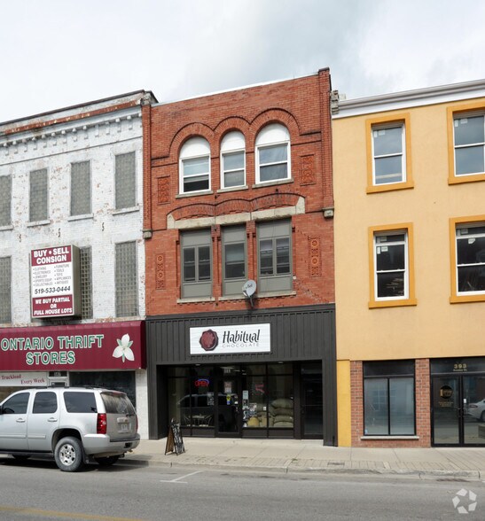 389 Dundas St, Woodstock, ON à vendre - Photo principale – Image 1 sur 2