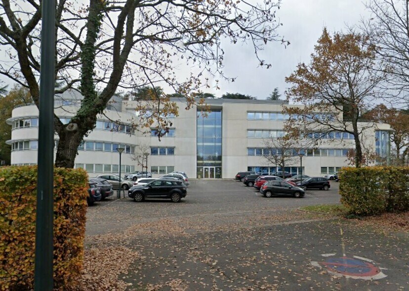 Bureau dans Carquefou à louer - Photo de l’immeuble – Image 1 sur 1