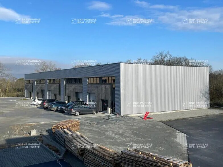 Local d'activités dans Treillières à vendre - Photo de l’immeuble – Image 2 sur 16