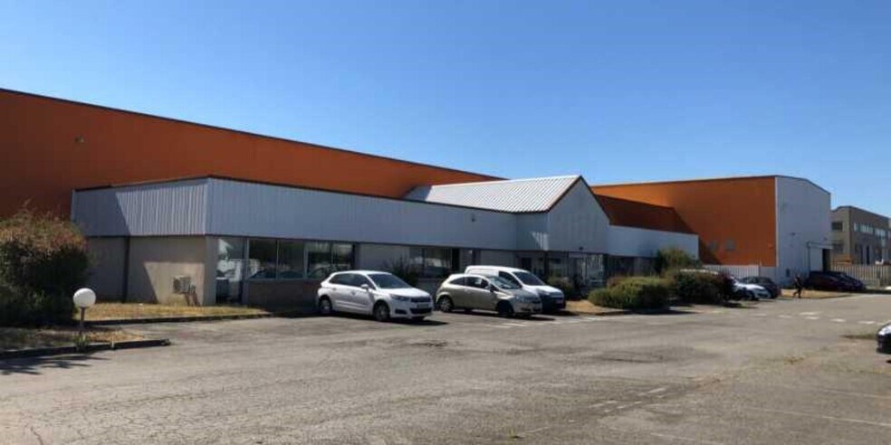 Local d’activités dans Tournefeuille à louer - Photo de l’immeuble – Image 2 sur 13
