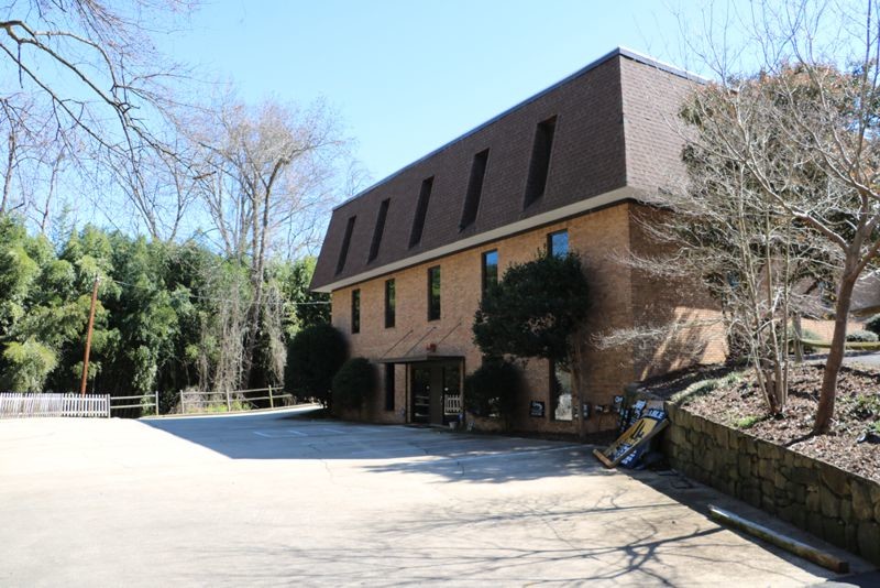 333 Wade Hampton Blvd, Greenville, SC à louer - Photo de l’immeuble – Image 3 sur 17