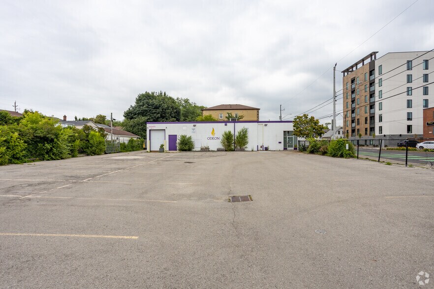 810 King St W, Hamilton, ON à louer - Photo principale – Image 1 sur 1