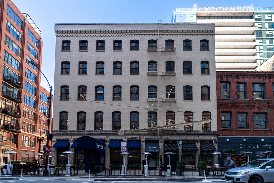 220-230 W Kinzie St, Chicago, IL à louer - Photo de l’immeuble – Image 2 sur 4