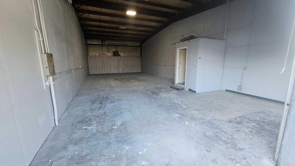 4668-4674 Neway Dr, Hamilton, OH à louer - Photo de l’immeuble – Image 2 sur 4
