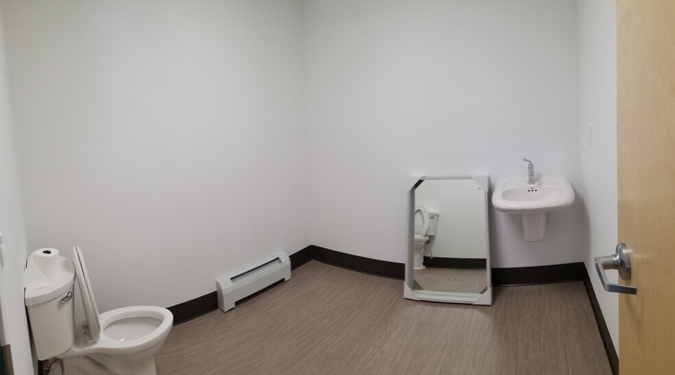 144 Thadeus St, South Portland, ME à louer - Photo de l’immeuble – Image 3 sur 10