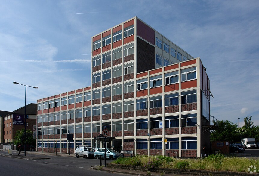 1 High St, Edgware à louer - Photo de l’immeuble – Image 2 sur 3