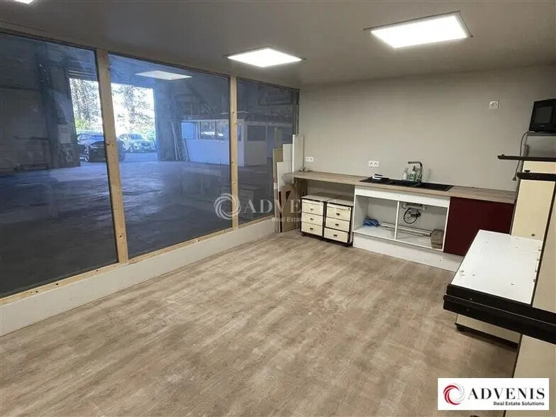 Local d’activités dans Beychac-et-Caillau à louer - Photo intérieure – Image 2 sur 6