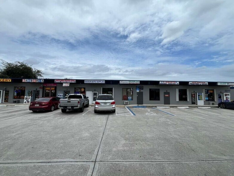 3273-3289 Lake Worth Rd, Palm Springs, FL à louer - Photo de l’immeuble – Image 3 sur 14