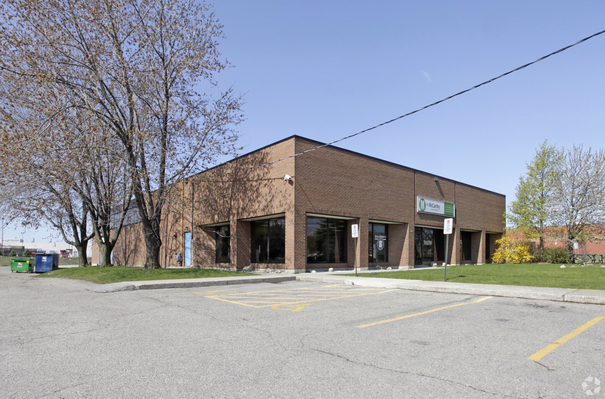 44 West Dr, Brampton, ON à vendre Photo principale– Image 1 sur 3