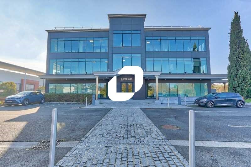 Bureau dans Fleury Merogis à louer - Photo de l’immeuble – Image 1 sur 15