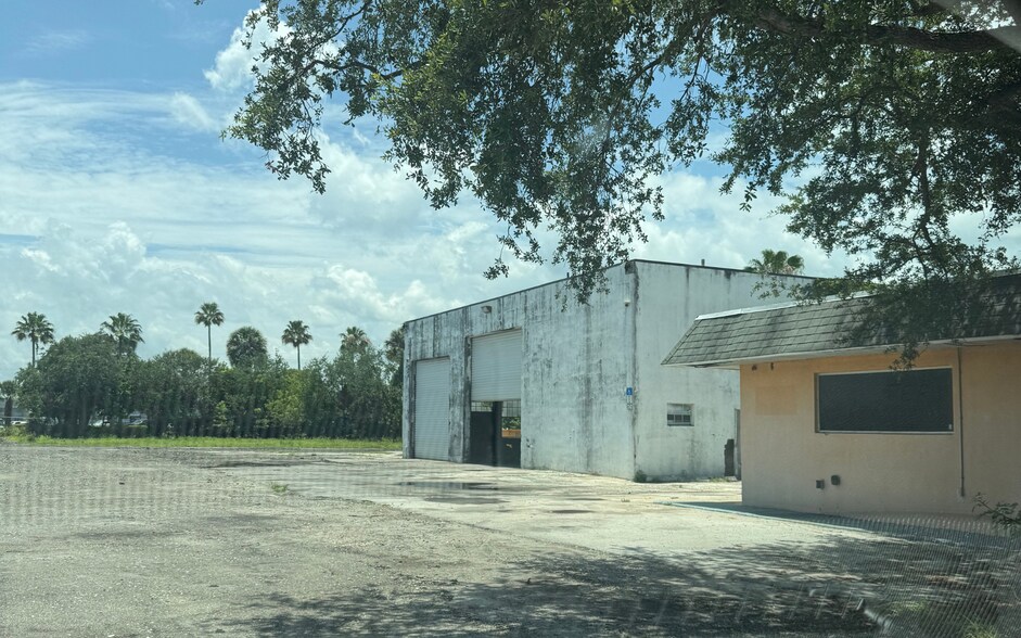 825 8th St, Vero Beach, FL à vendre - Photo de l’immeuble – Image 1 sur 5