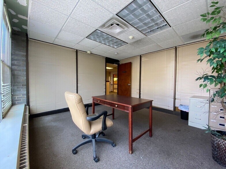7034-7048 Castor Ave, Philadelphia, PA à louer - Photo de l’immeuble – Image 3 sur 8