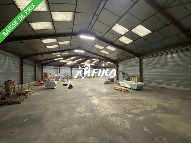 Plus de détails pour Local d'activités à louer