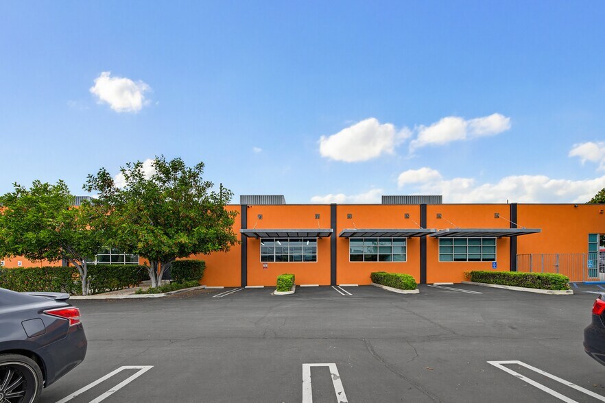 6333 San Fernando Rd, Glendale, CA à vendre - Photo de l’immeuble – Image 3 sur 10