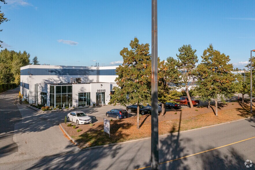 26995 Gloucester Way, Langley Twp, BC à louer - Photo de l’immeuble – Image 3 sur 3