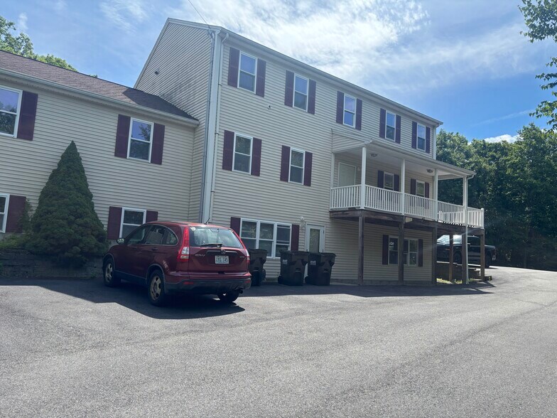 4 Old Douglas Rd, Webster, MA à vendre - Photo de l’immeuble – Image 2 sur 9