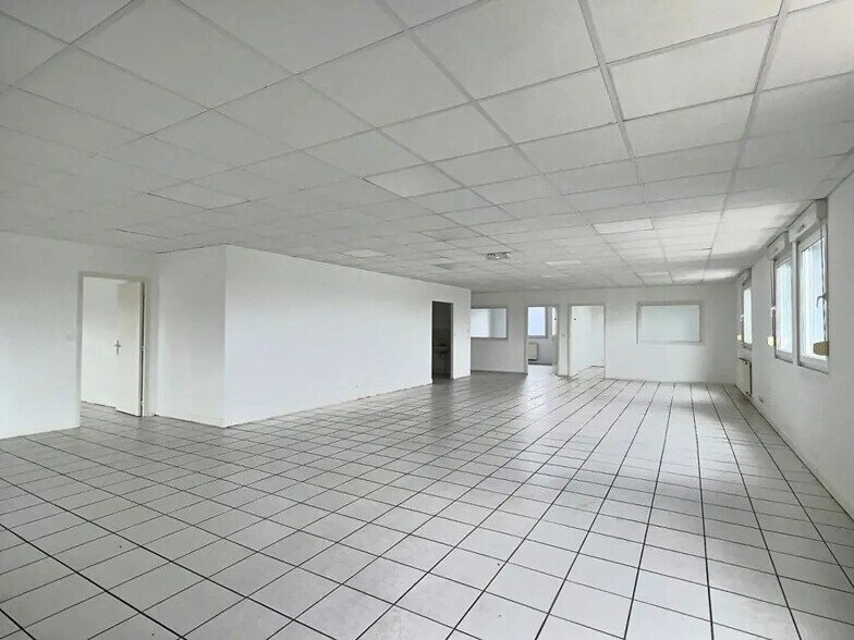 Bureau dans Saint-Avold à louer - Photo de l’immeuble – Image 2 sur 9
