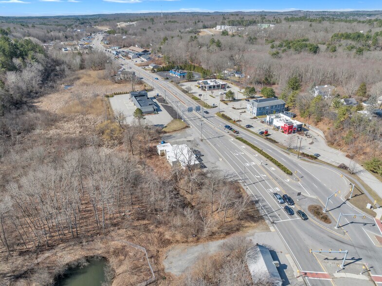 809 Southbridge St, Auburn, MA à vendre - Photo de l’immeuble – Image 2 sur 7