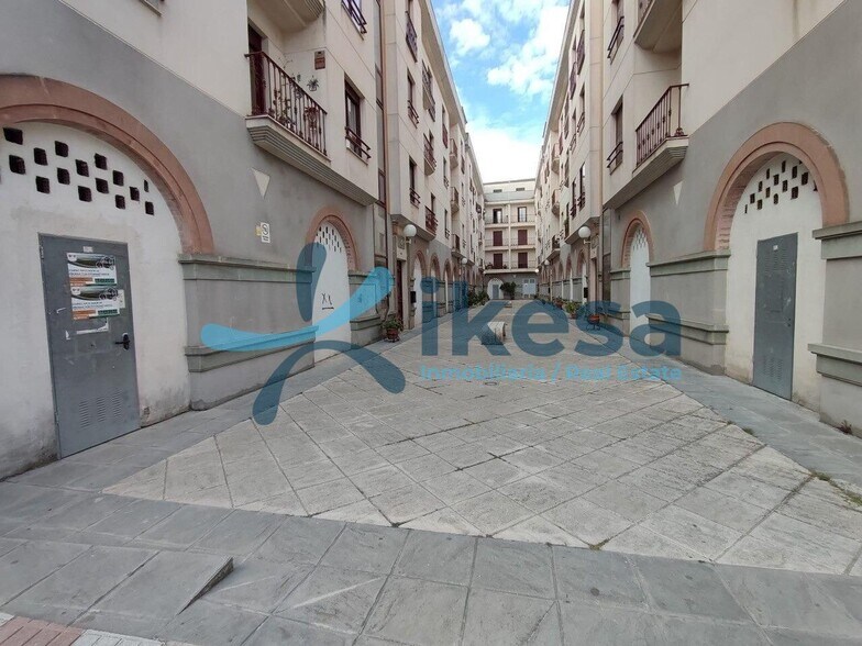 Local commercial dans Torredonjimeno, Jaén à vendre - Photo de l’immeuble – Image 1 sur 28