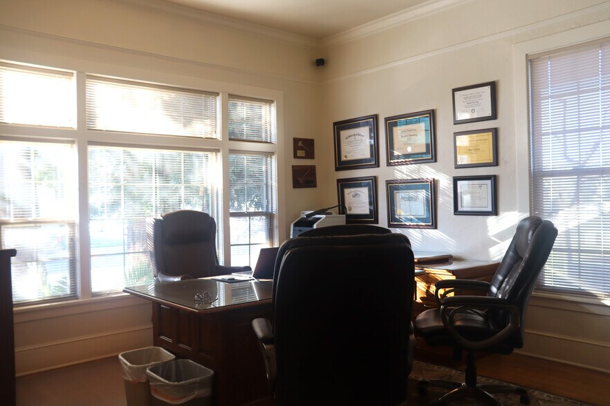 134 Central Ave, Salinas, CA à vendre - Photo de l’immeuble – Image 2 sur 12