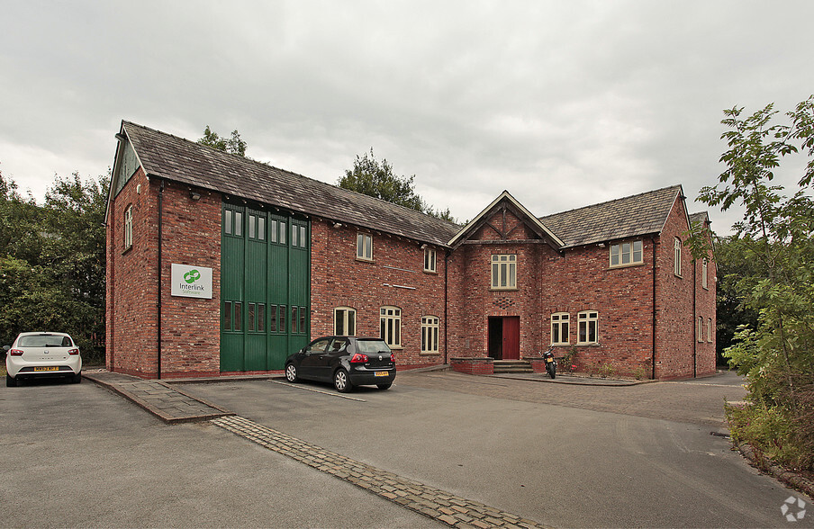 Lower Meadow Rd, Wilmslow à louer - Photo principale – Image 1 sur 3