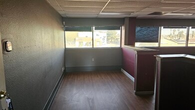 4755 W Flamingo Rd, Las Vegas, NV à louer Photo intérieure– Image 1 sur 7