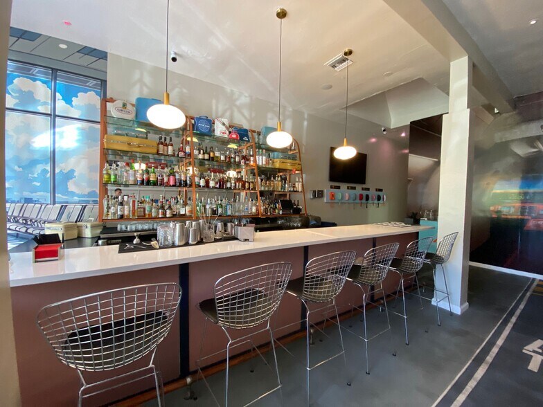 7459 Melrose Ave, Los Angeles, CA à louer - Photo intérieure – Image 1 sur 14