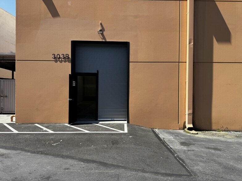 301-303 Gellert Blvd, Daly City, CA à louer - Photo de l’immeuble – Image 1 sur 7