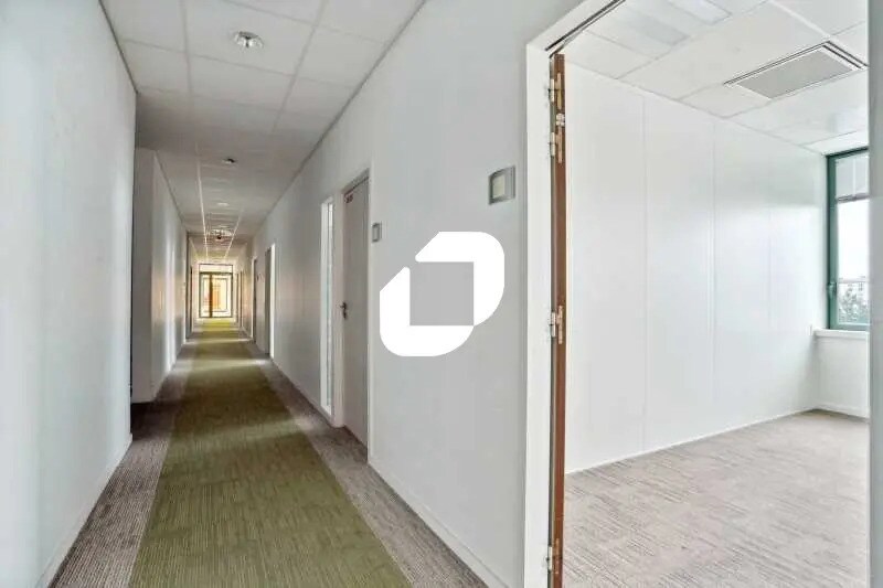 Bureau dans Aubervilliers à louer - Photo de l’immeuble – Image 2 sur 14