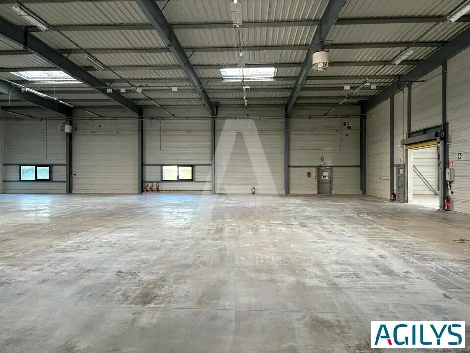 Industriel/Logistique dans Les Ulis à louer Photo de l’immeuble– Image 1 sur 9