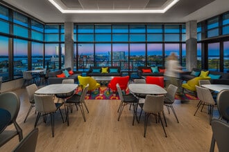 1004-1028 E Washington Ave, Madison, WI à louer Photo intérieure– Image 2 sur 29