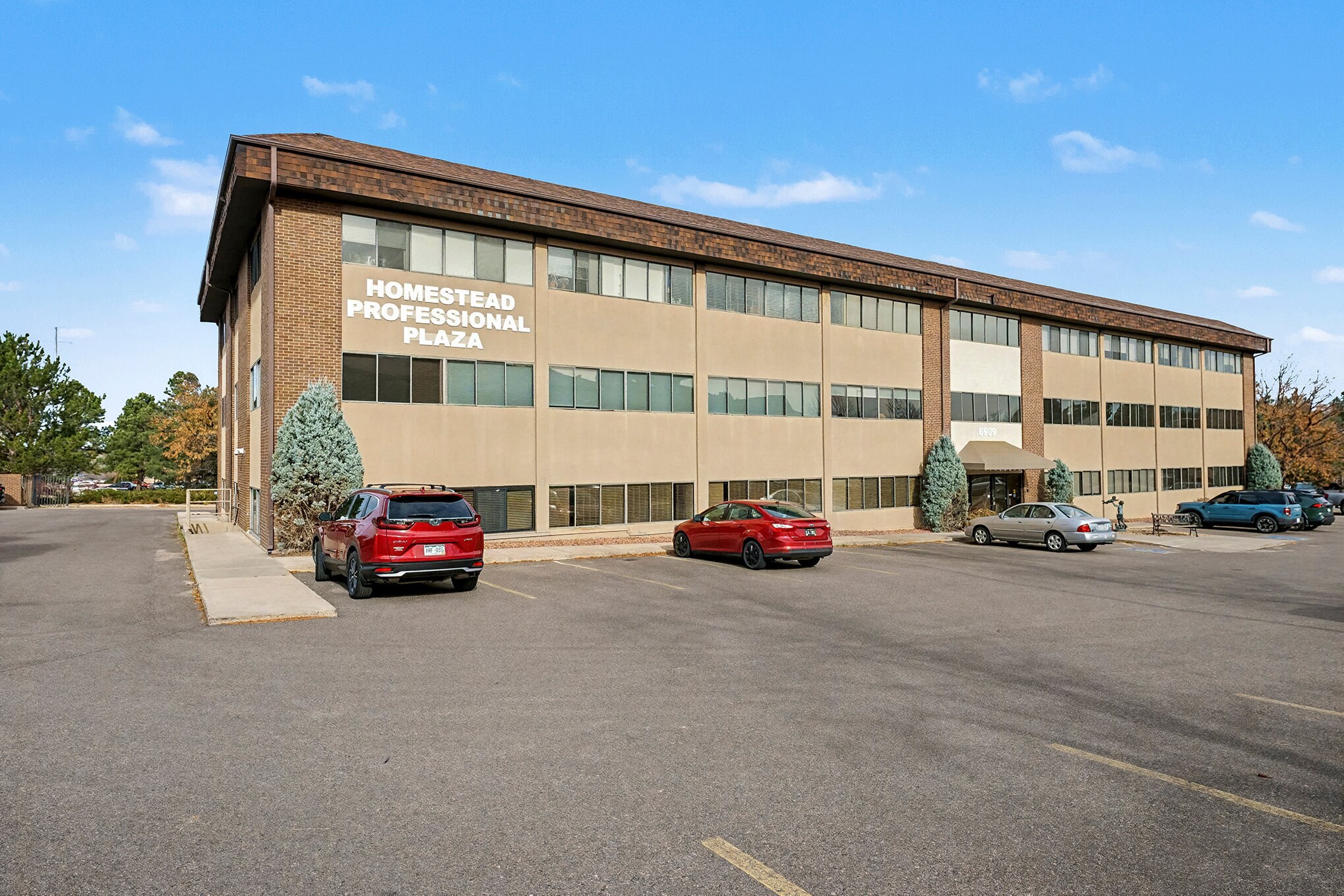 6909 S Holly Cir, Centennial, CO à vendre Photo principale– Image 1 sur 46