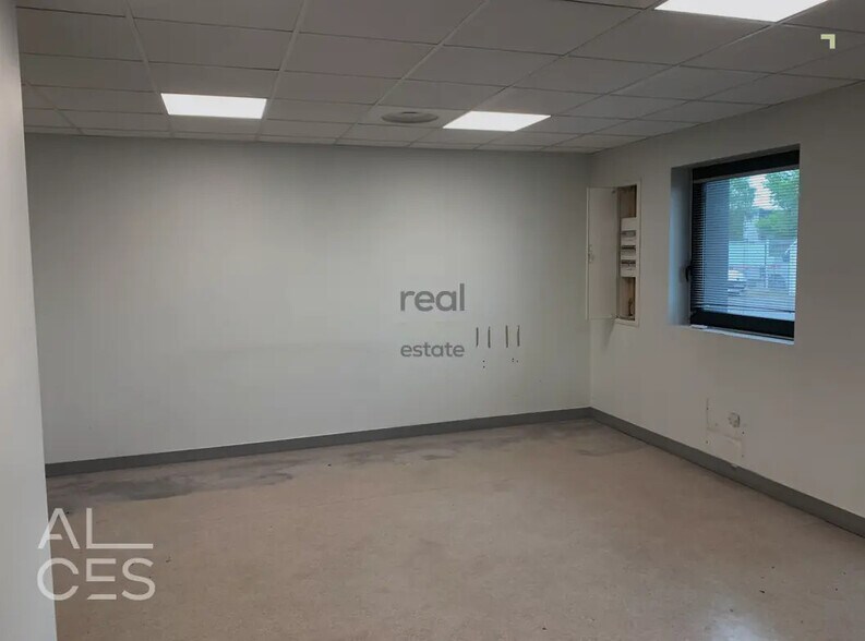 Local d’activités dans Pessac à louer - Photo de l’immeuble – Image 3 sur 3