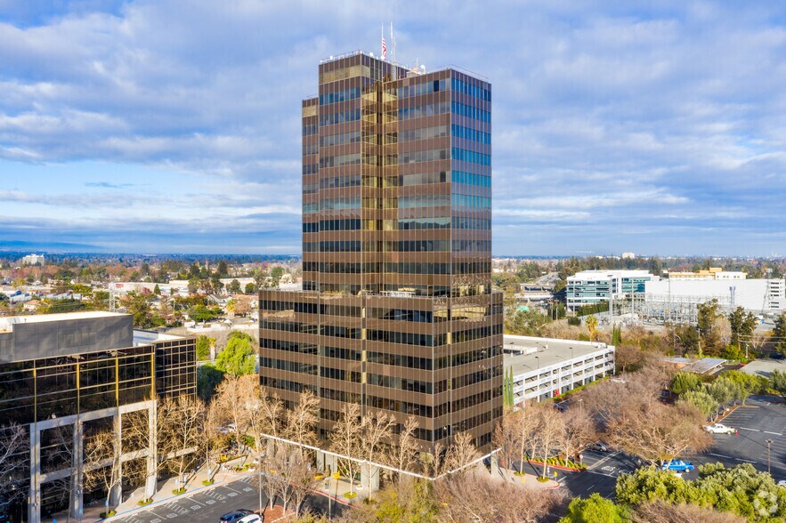 1901 S Bascom Ave, Campbell, CA à louer - Photo de l’immeuble – Image 1 sur 18