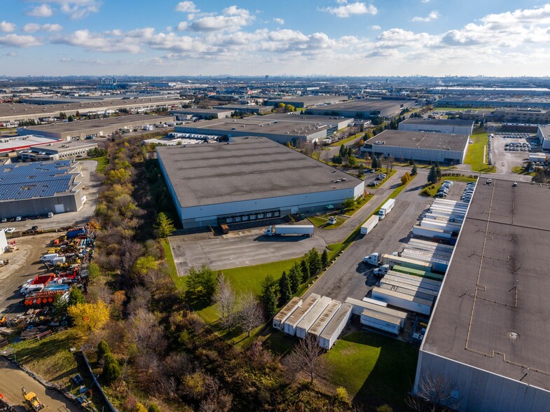 15 Precidio Ct, Brampton, ON à louer - Photo de l’immeuble – Image 2 sur 6