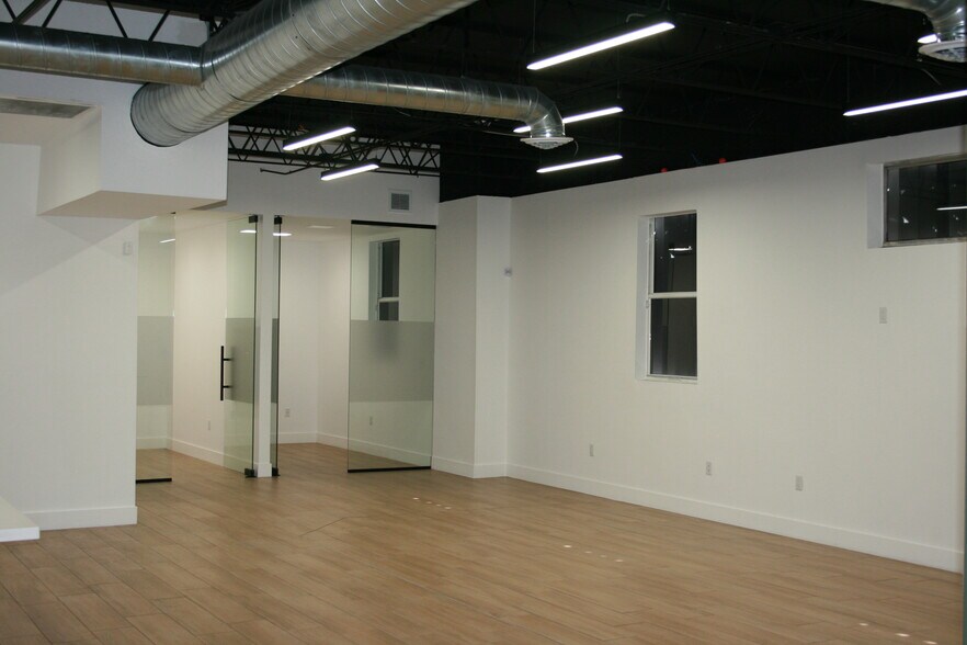 997-999 NE 125th St, Miami, FL à louer - Photo de l’immeuble – Image 2 sur 13