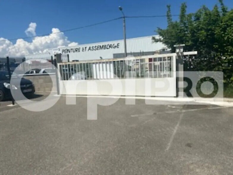 Local d’activités dans Arnas à louer - Photo de l’immeuble – Image 1 sur 5