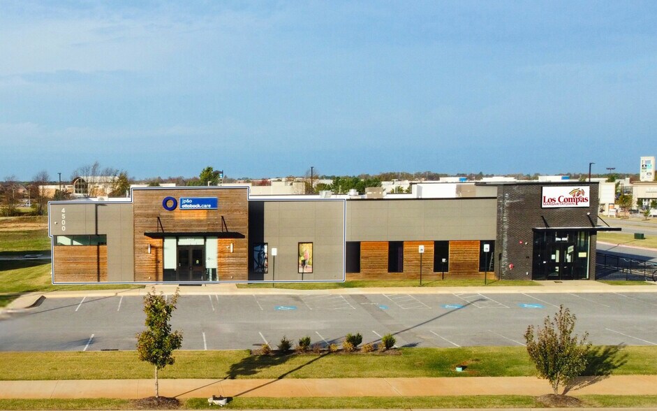 4500 S Dixieland Rd, Rogers, AR à louer - Photo de l’immeuble – Image 1 sur 22