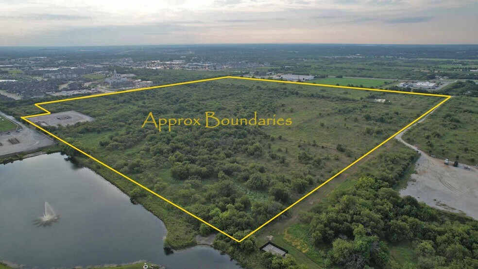 1565 SW Hulen St, Burleson, TX à vendre - Photo de l’immeuble – Image 3 sur 5