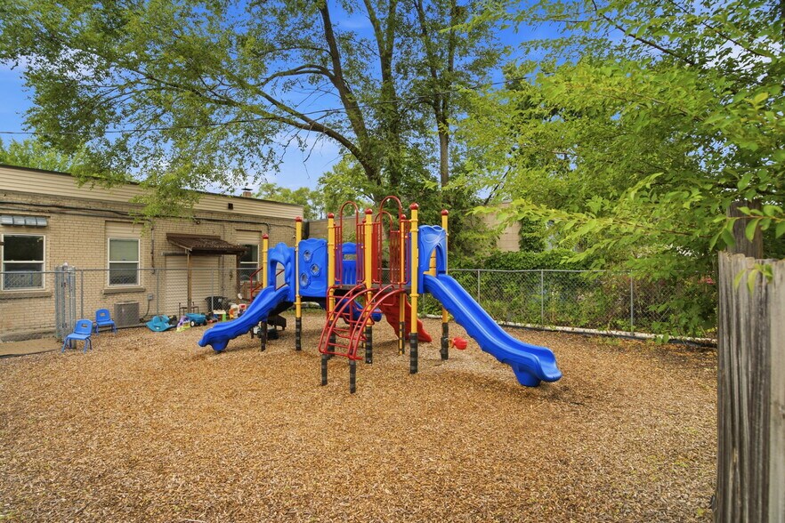 3659 S Cedar Ave, Minneapolis, MN à vendre - Photo de l’immeuble – Image 3 sur 55