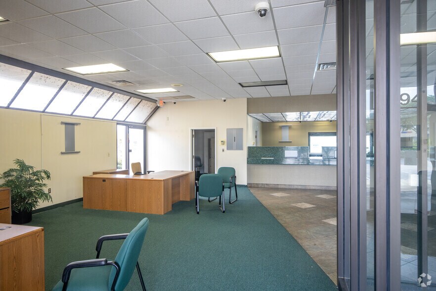 894 E Semoran Blvd, Casselberry, FL à louer - Photo de l’immeuble – Image 2 sur 8