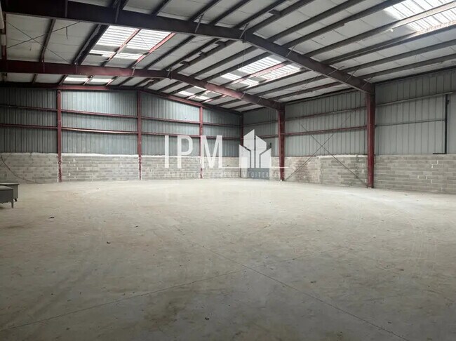 Plus de détails pour Local d'activités à louer