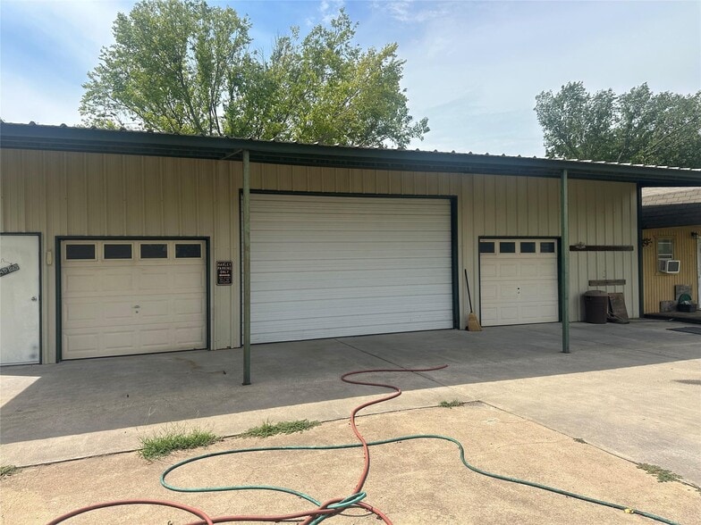 12869 FM 1385, Pilot Point, TX à louer - Photo principale – Image 1 sur 17