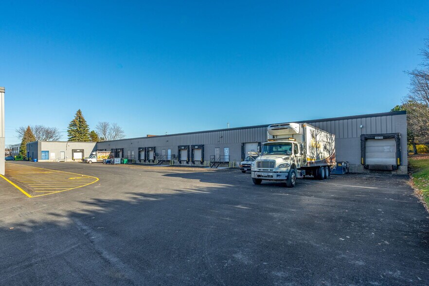 2710 Lancaster Rd, Ottawa, ON à vendre - Photo de l’immeuble – Image 3 sur 9