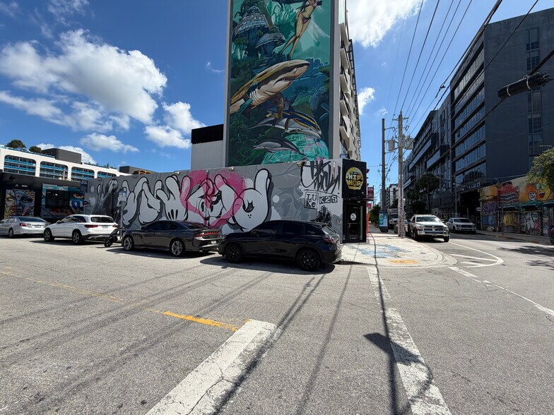 299 NW 25th St, Miami, FL à louer - Photo de l’immeuble – Image 3 sur 23