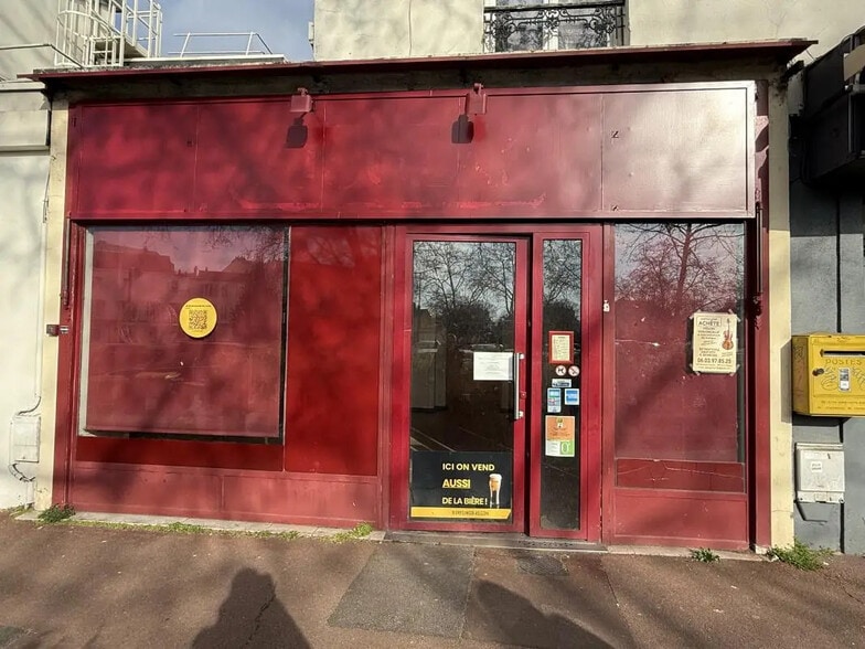 Local commercial dans Le Vésinet à louer - Photo de l’immeuble – Image 1 sur 5