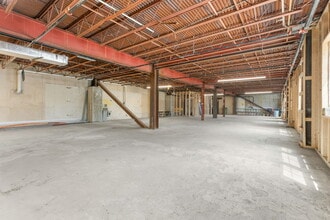 385 Pleasant St, Watertown, MA à louer Photo de l’immeuble– Image 2 sur 5