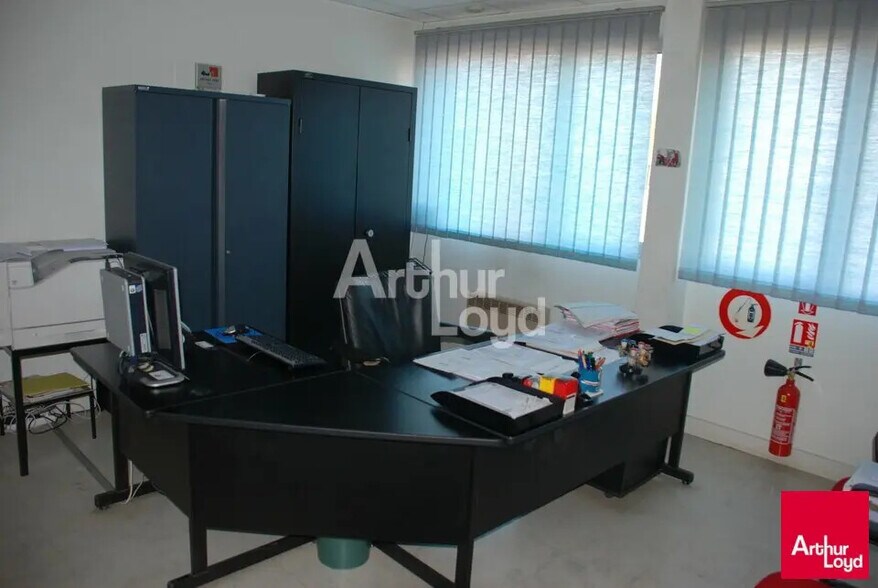 Local d'activités dans OUCQUES à vendre - Photo intérieure – Image 3 sur 4